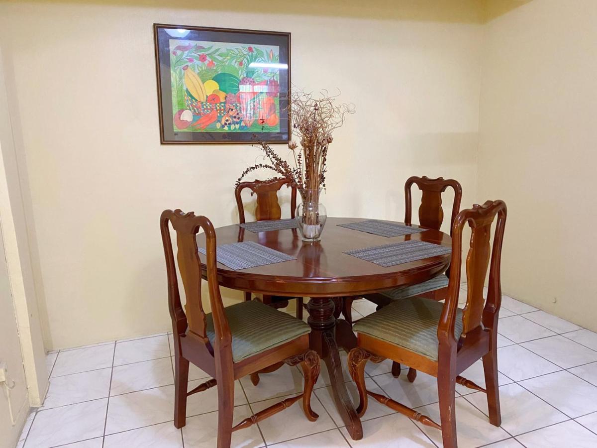 קינגסטון Russell Heights Vacation Home מראה חיצוני תמונה