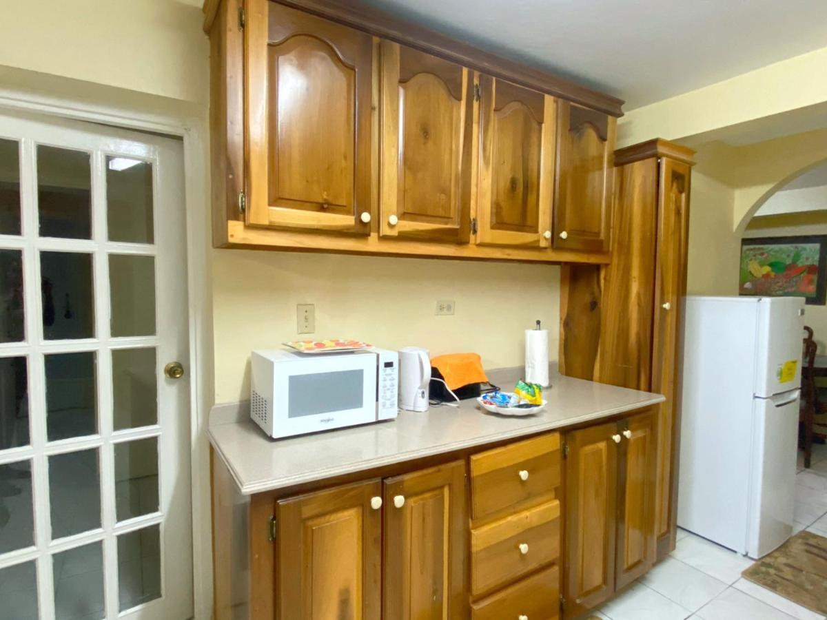 קינגסטון Russell Heights Vacation Home מראה חיצוני תמונה