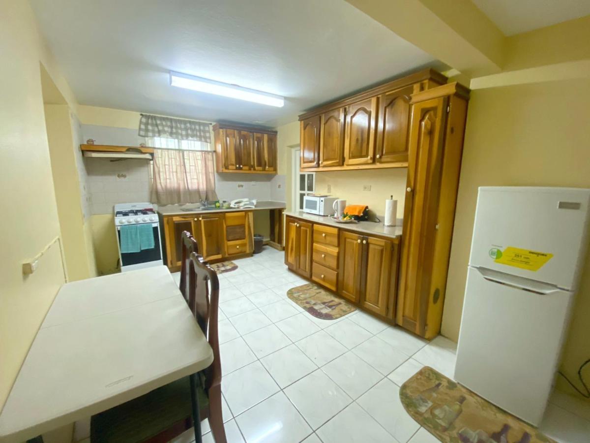קינגסטון Russell Heights Vacation Home מראה חיצוני תמונה